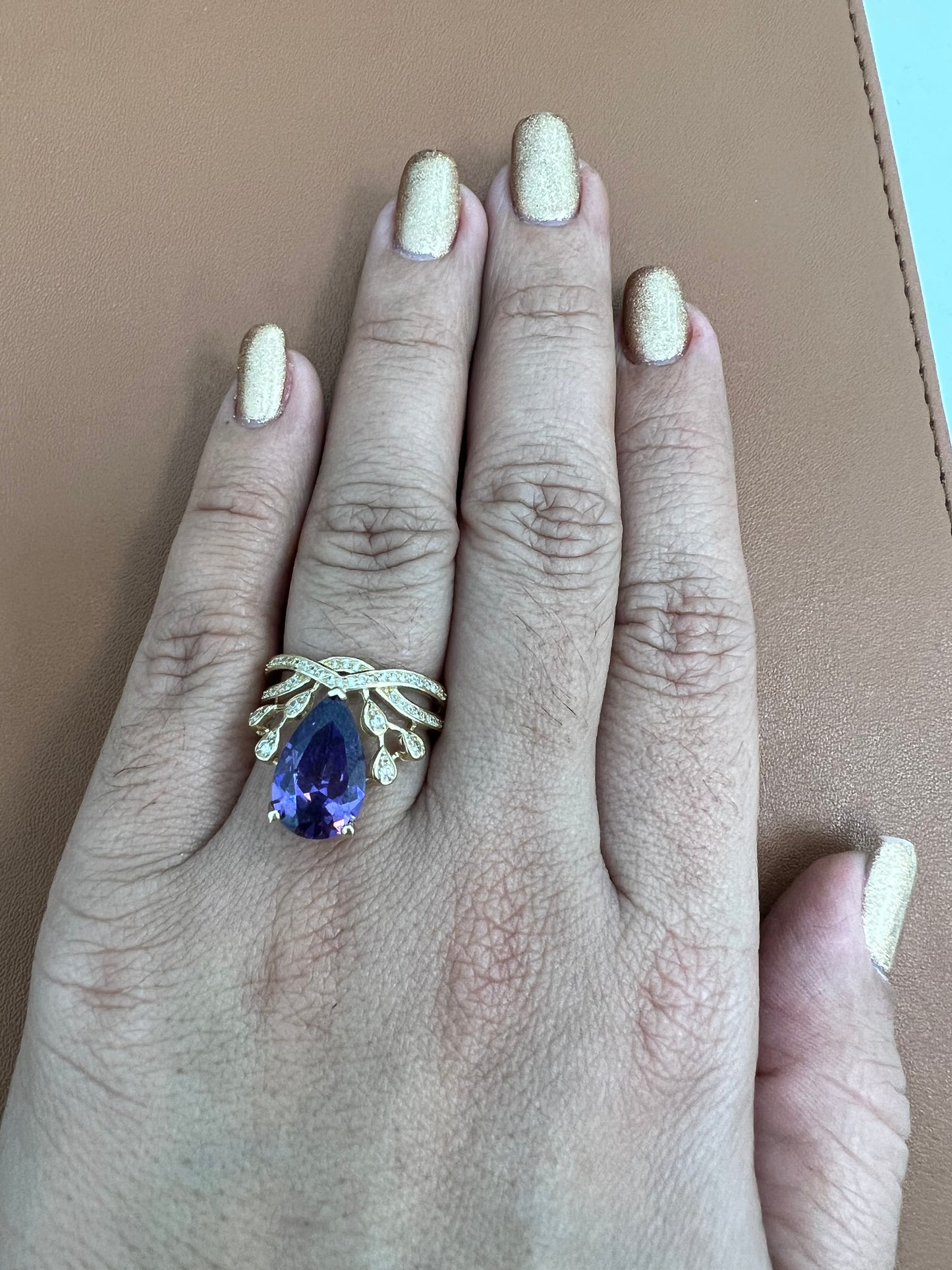 Anillo Sólido De Circonia Morada 14K