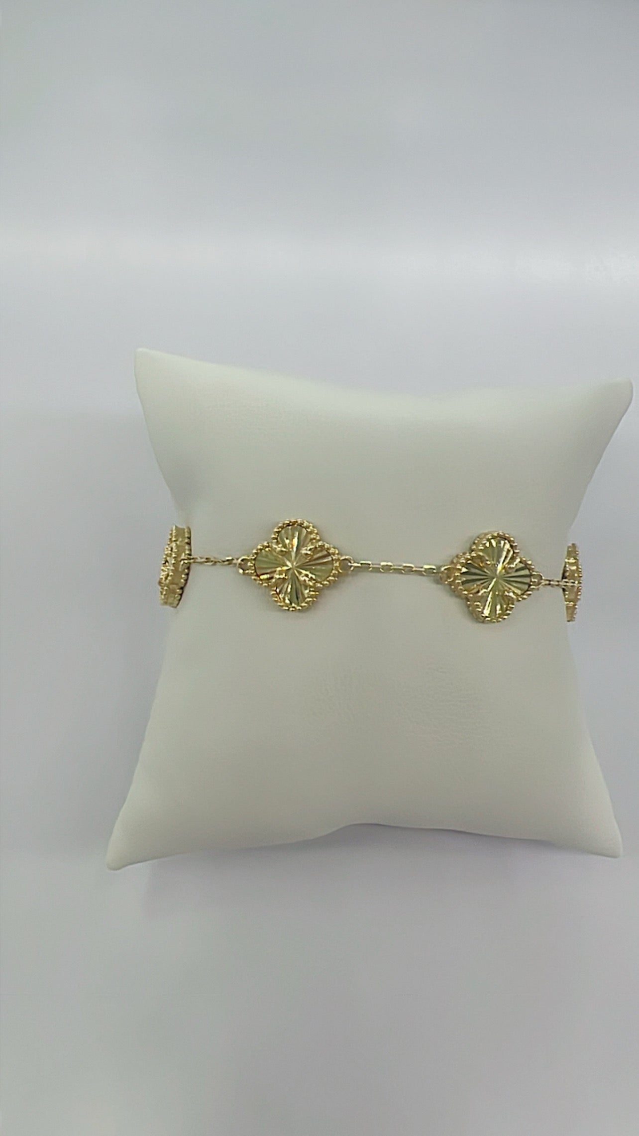 Manilla Estilo Van Clif Dorada 10K