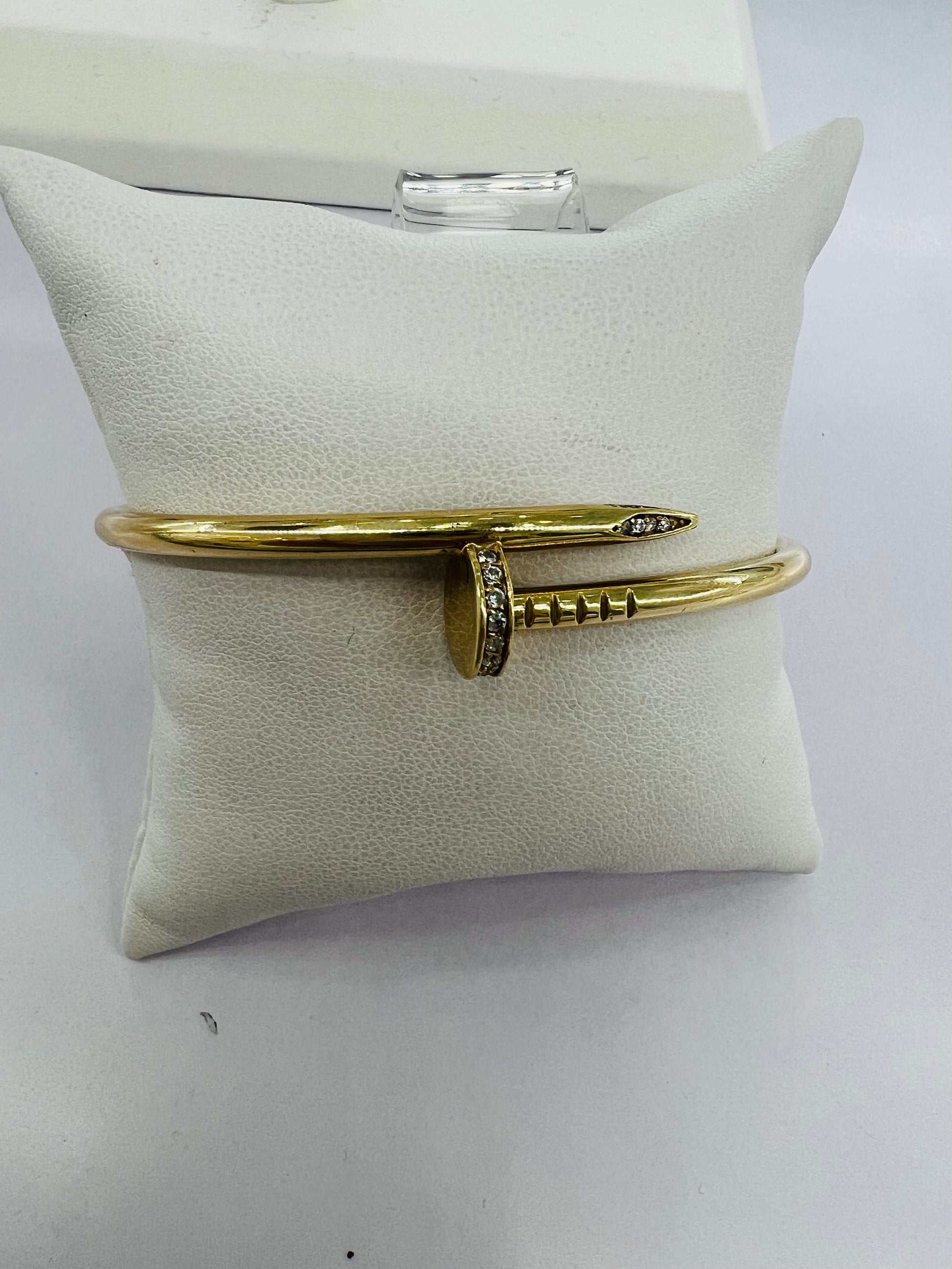 Manilla Clavo Solido Estilo Cartier 10K Yoni Jewelry