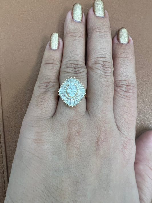 Anillo Sólido De Circonias Blancas 14K