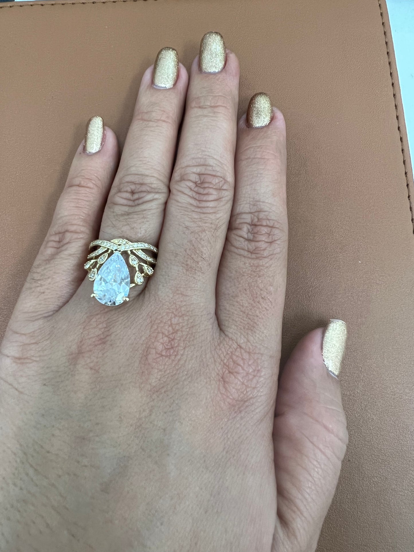 Anillo De Circonia Almendra Blanca 14K