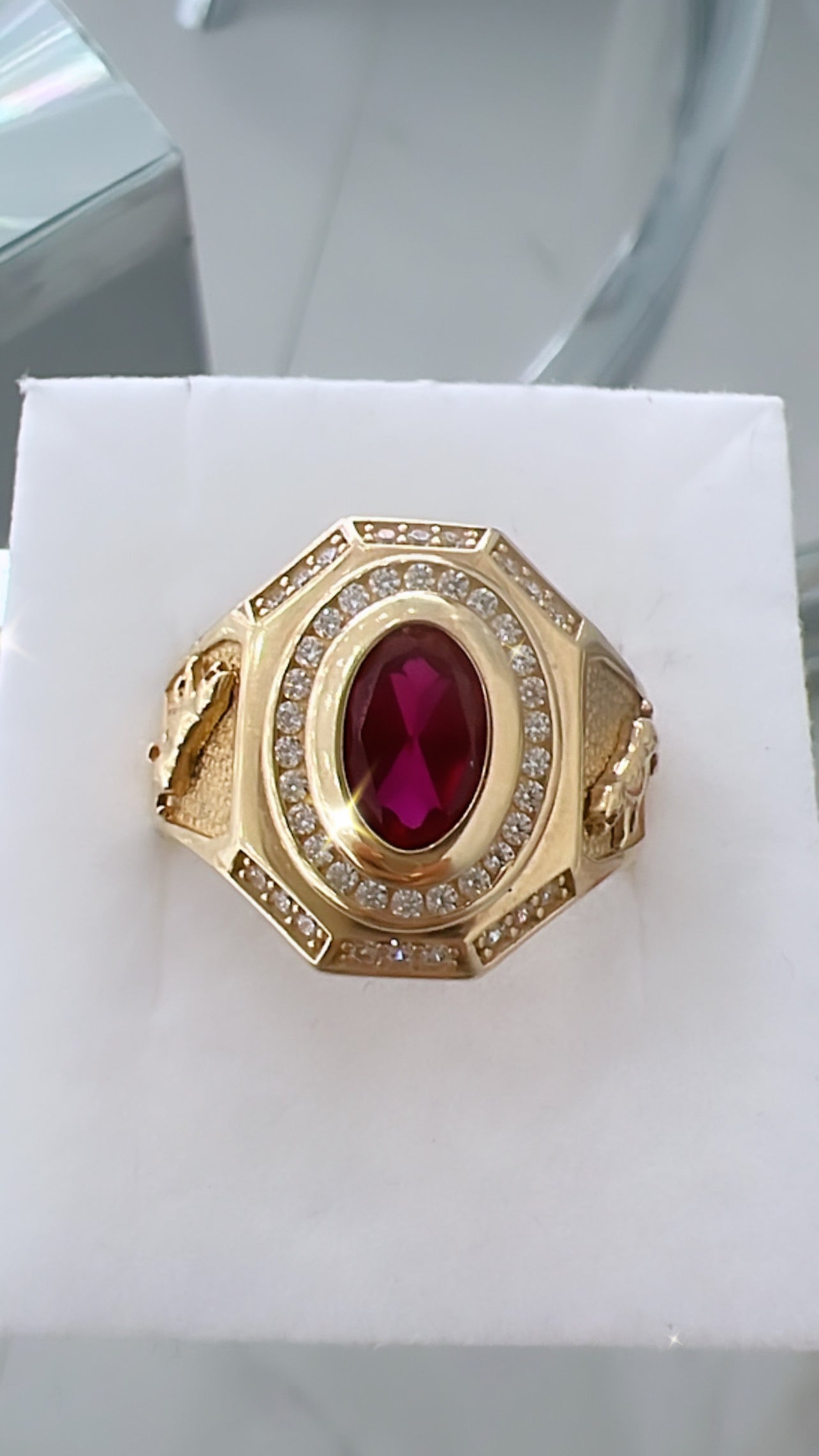 Anillo De Hombre De Piedra Roja Con Panteras 10K